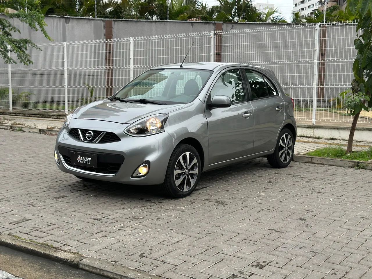 Nissan March 2017