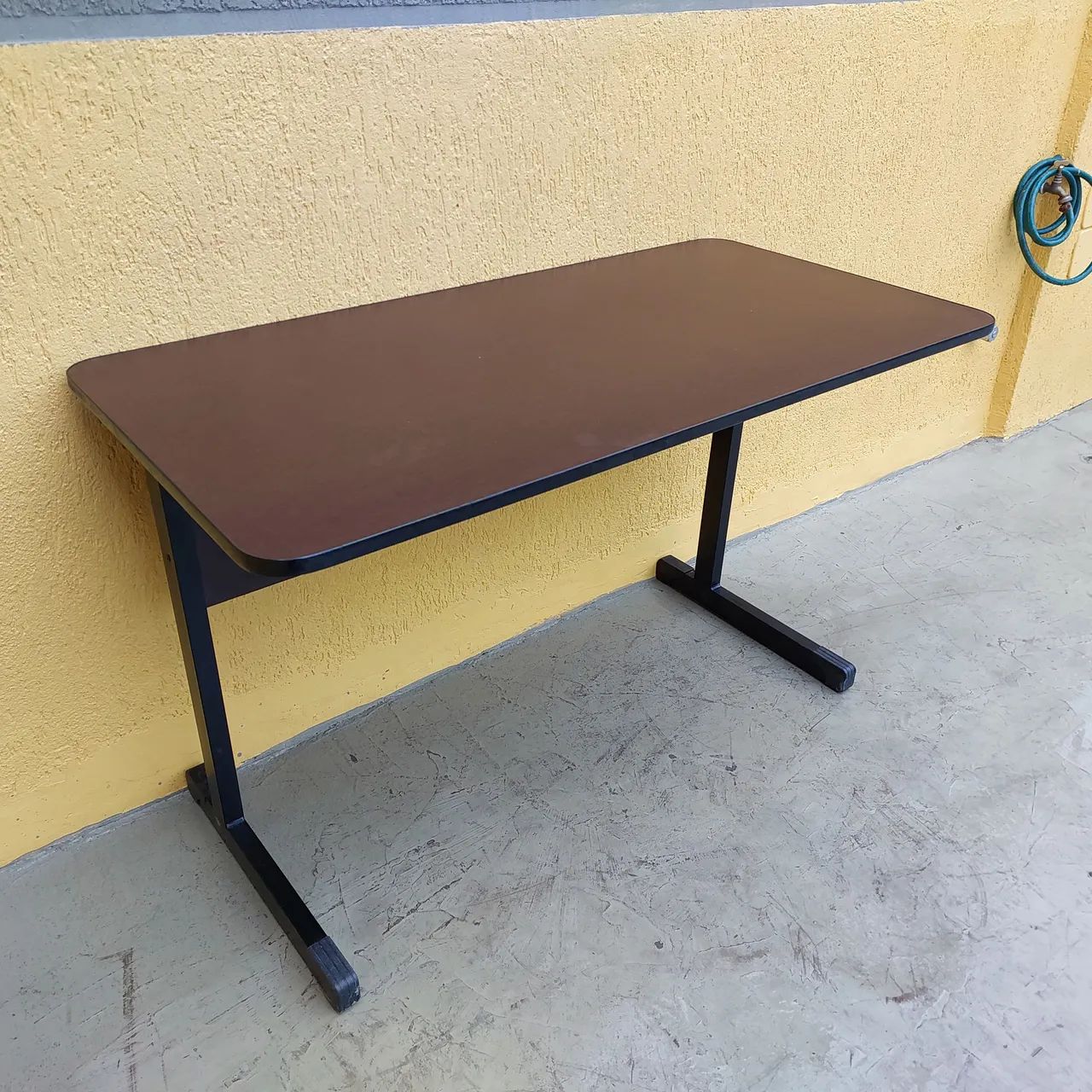 Mesa escritório marrom  - Foto 4