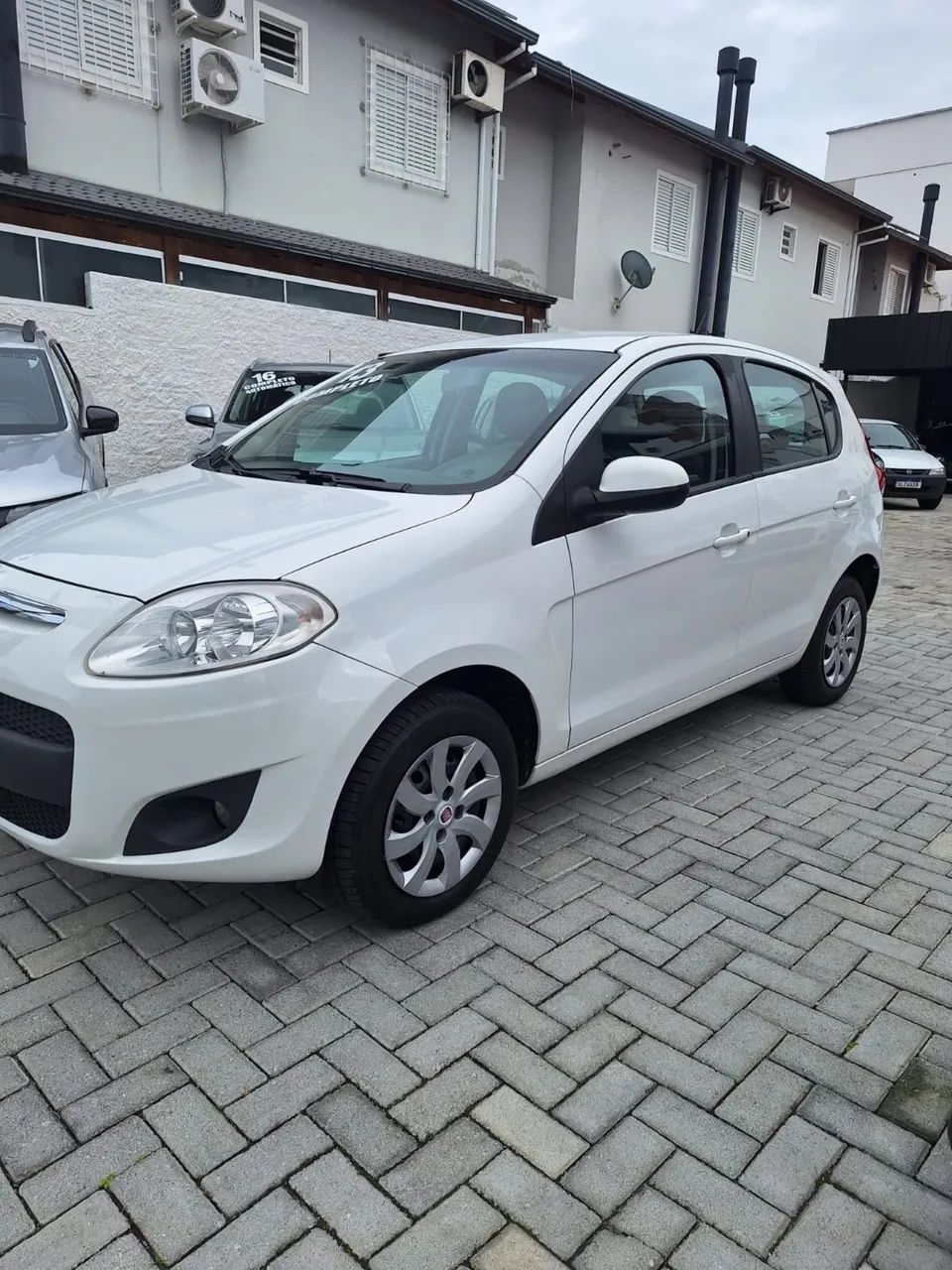 Fiat Palio Attractive 1.0 EVO Fire Flex 8V 5P 2013 - Foto 3