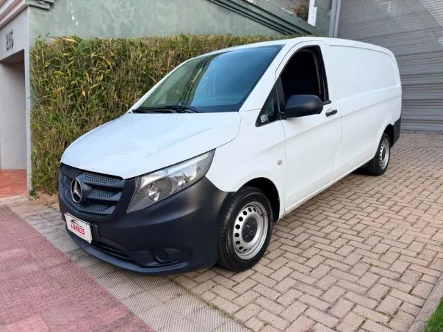 Mercedes-Benz Vito VITO 111 CDI Furgão 1.6 TB Diesel 4p Mec 2016