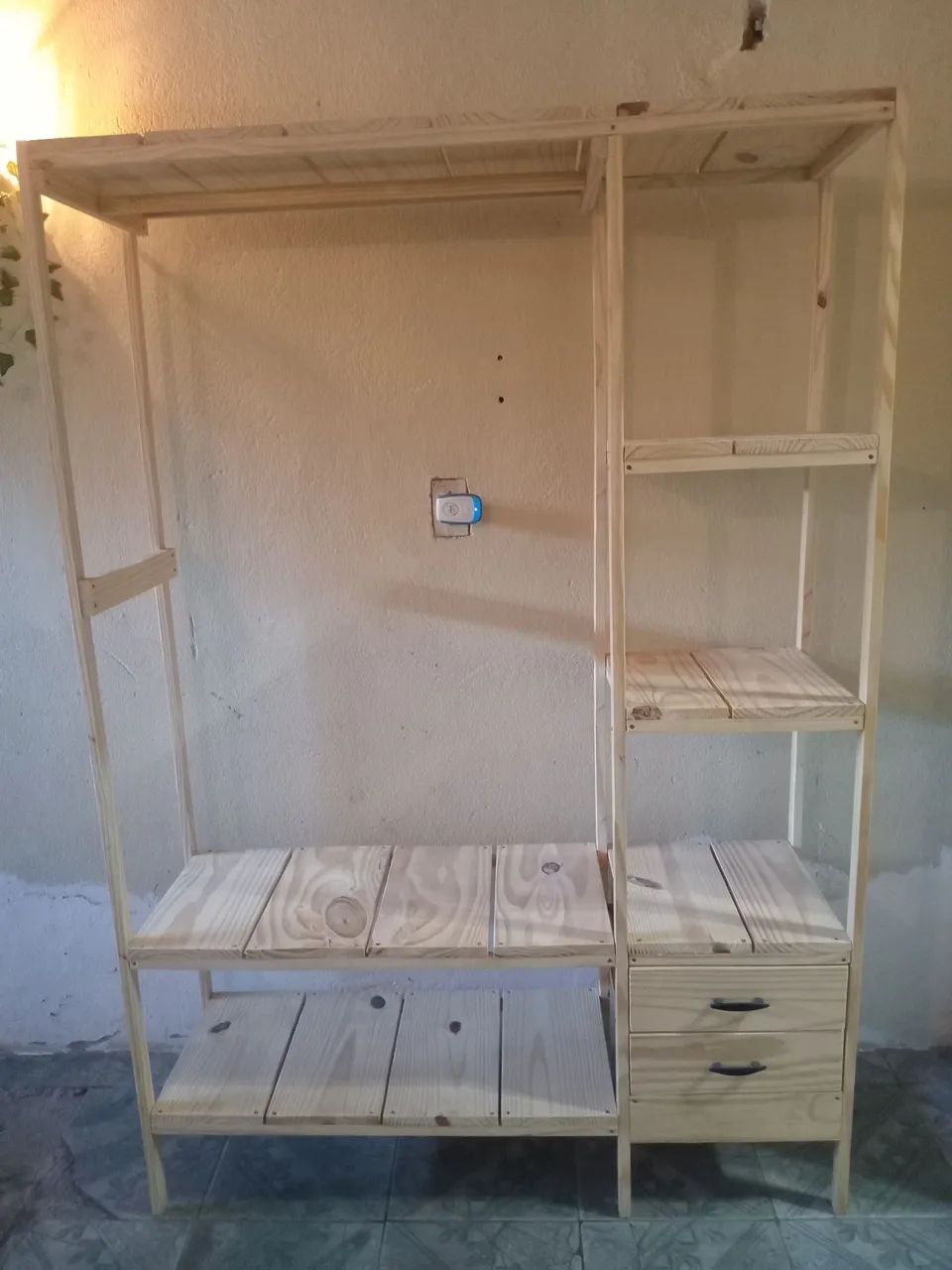 Closet 100%madeira com  02 gavetas