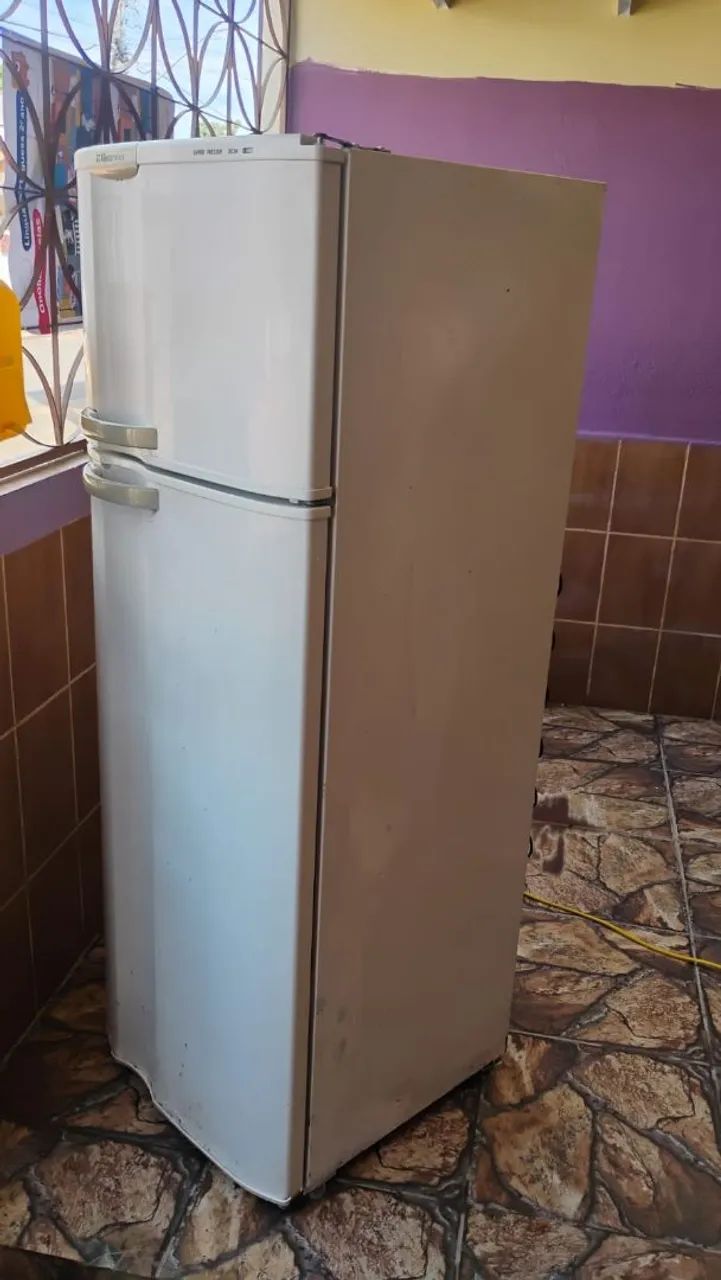 Vende se uma geladeira  - Foto 2