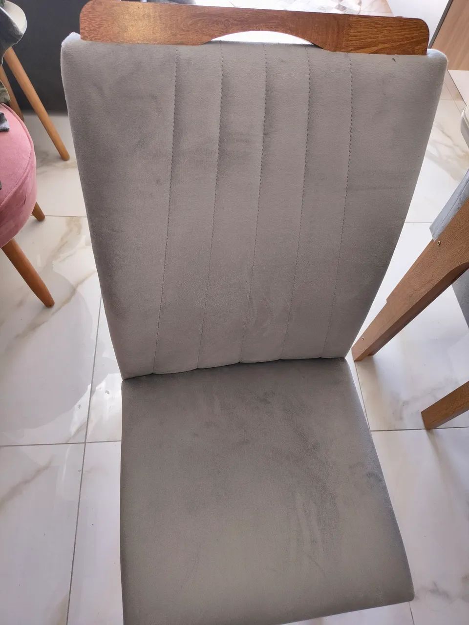 Vendo mesa e cadeiras seminovas - Foto 2