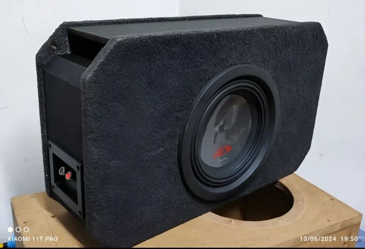 Caixa subwoofer Alpine 8