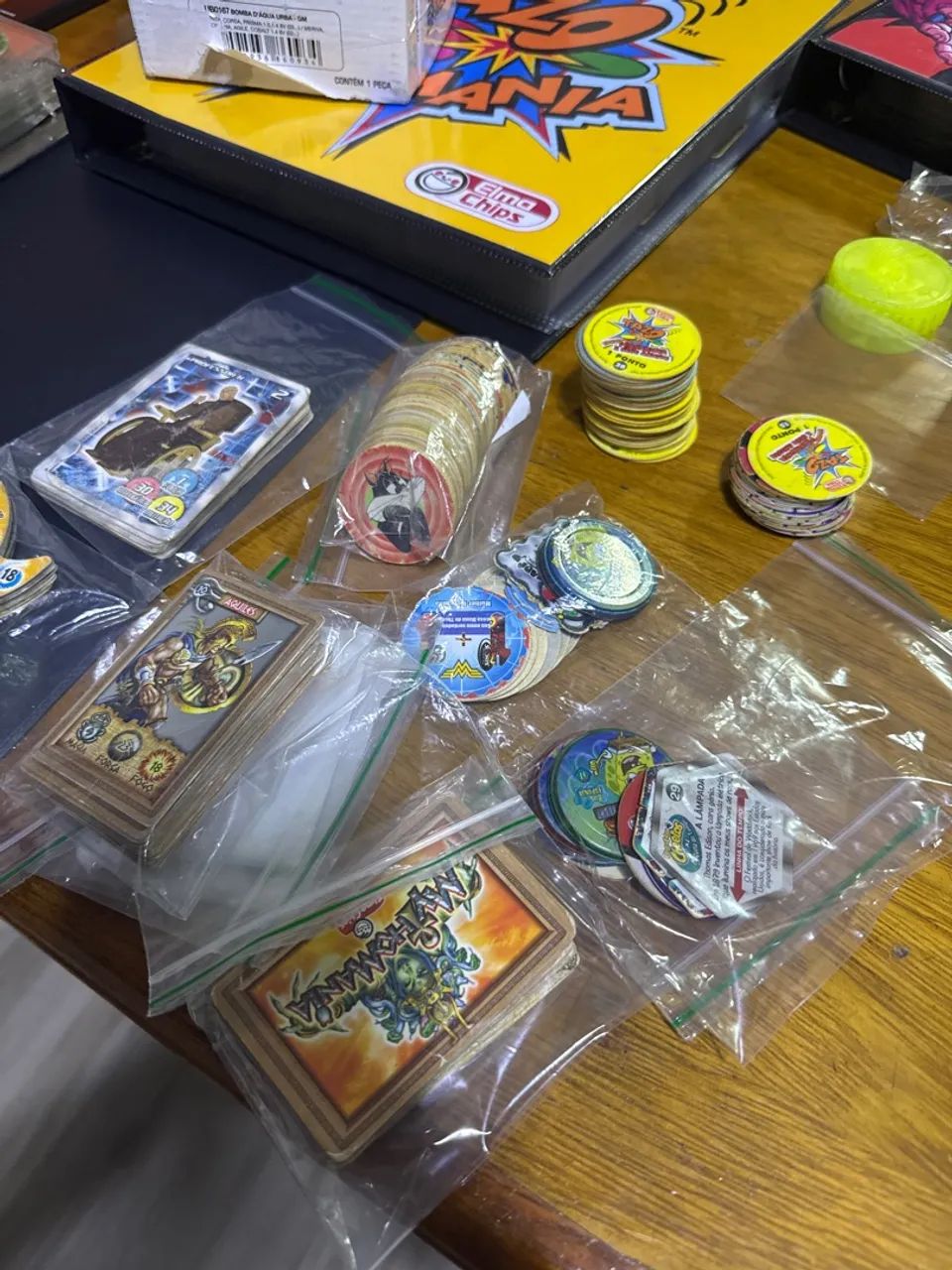 Lote de tazos e cards - Foto 2