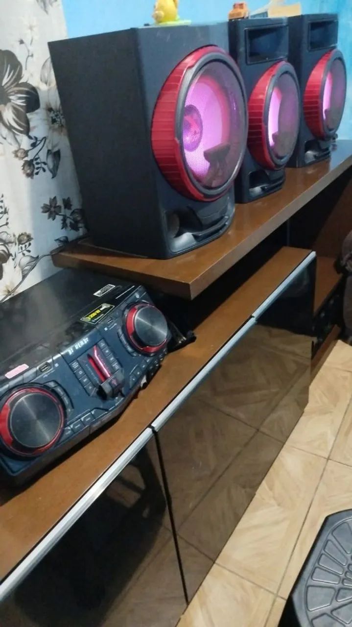 LG xbom 2350w