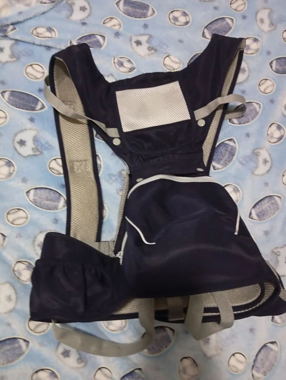 Porta-bebê Ergonômico Preto e Cinza - Ótimo Estado - Foto 2