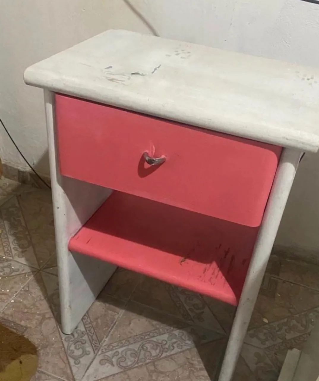 Mesa para escritório ou quarto com uma gaveta 