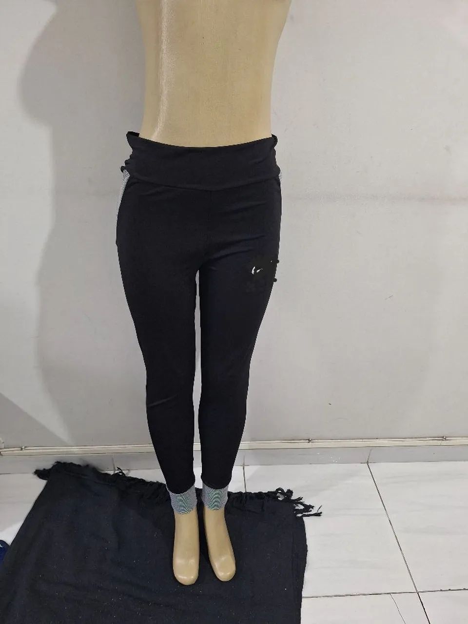 Calça feminino preta 