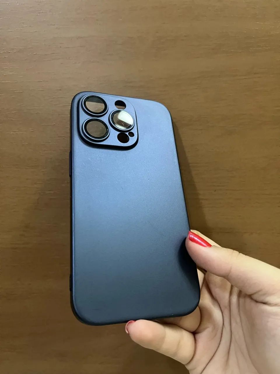 Kit 2 capinhas iPhone 14 Pro + 2 lentes - Foto 2
