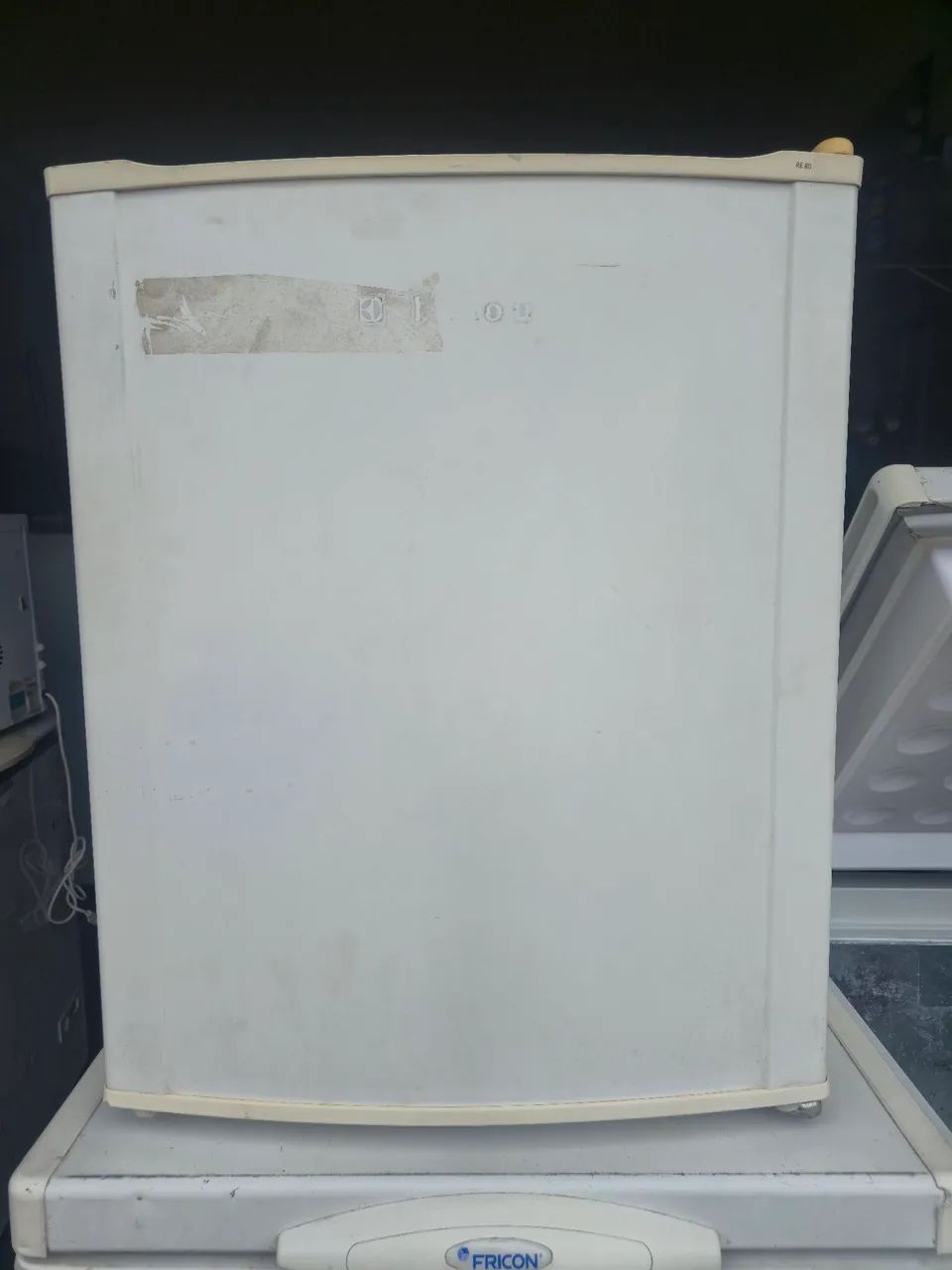 Frigobar eletrolux re80 120litros