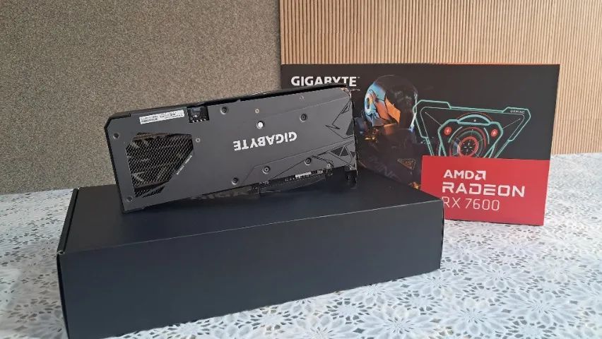 Placa de Vídeo RX 7600 Gigabyte - Foto 3