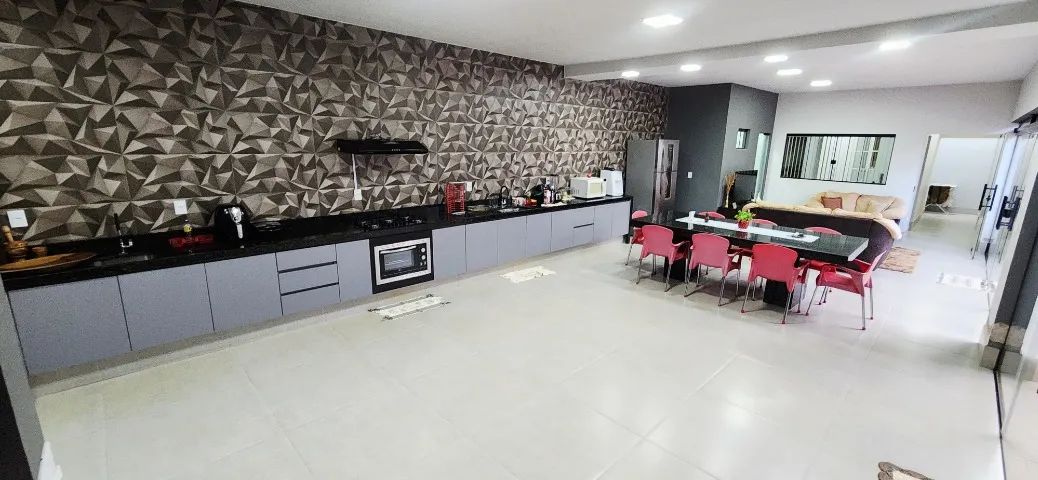 CASA COM FINO ACABAMENTO, BEM LOCALIZADA - Foto 5