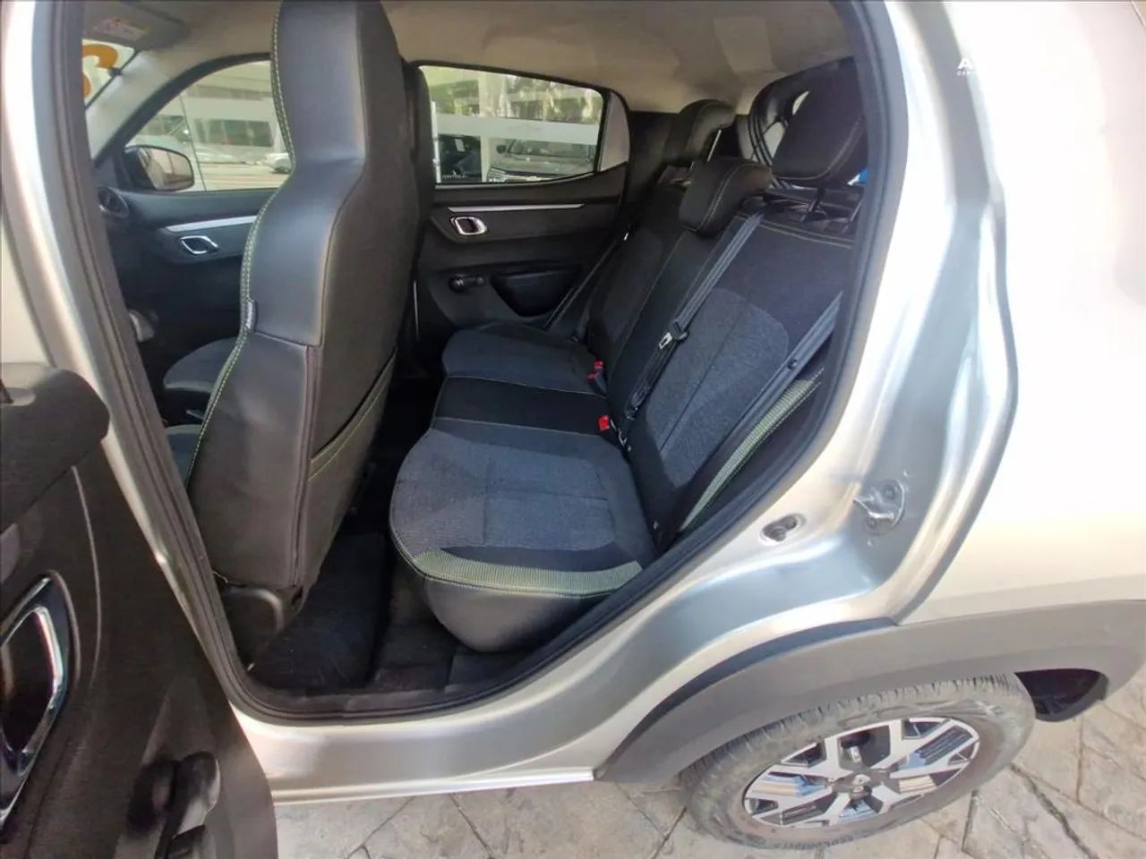 Renault Kwid OUTSIDER 1.0 Flex 12V 5p Mec., foto 16 de 16