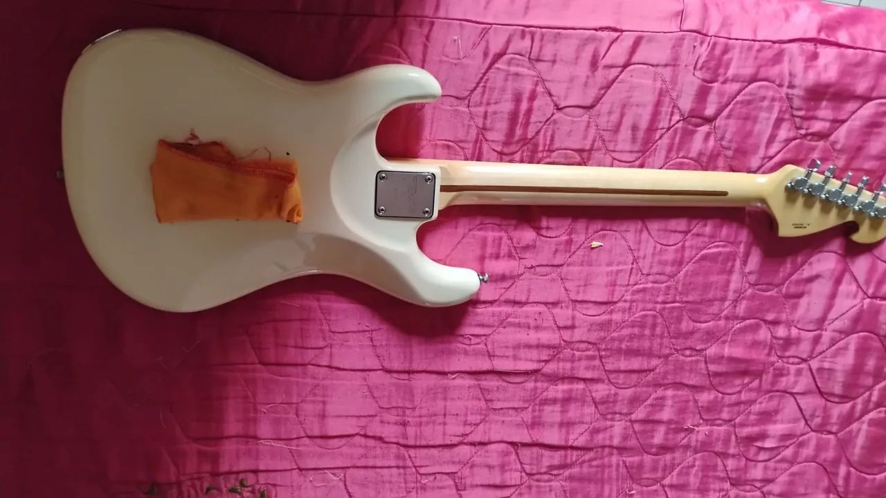 Guitarra Tagima E2 com Fleor molas gotoh 
