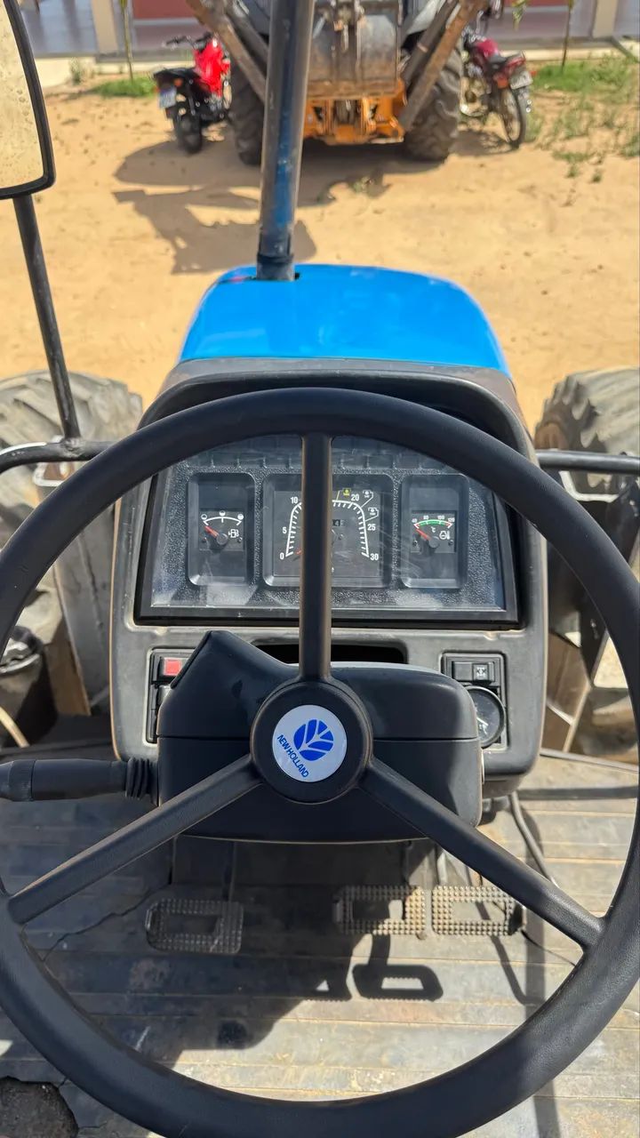 Trator new holland Tl 85 2014 - Foto 4
