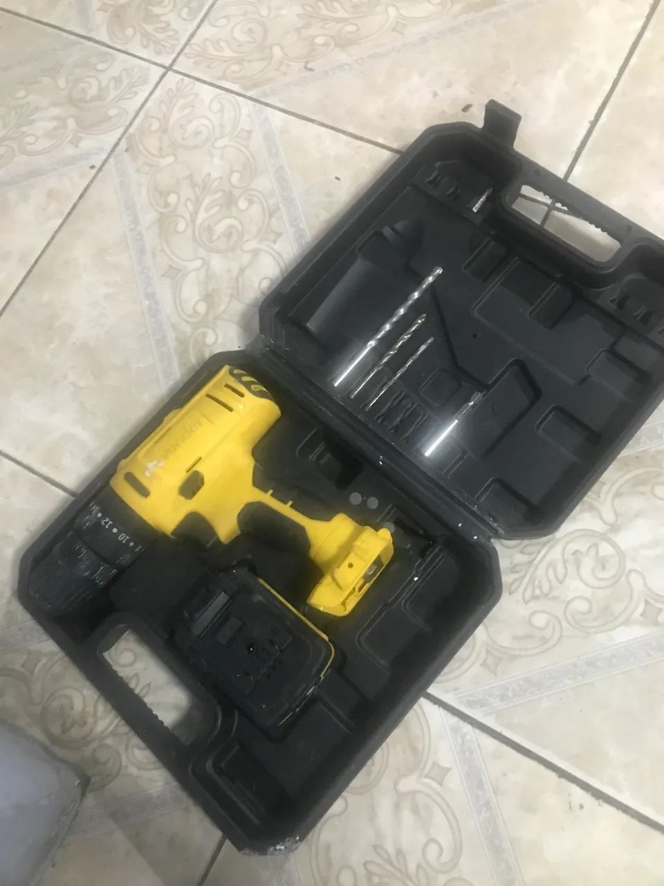 Screwdriver and Drill415984865352755201