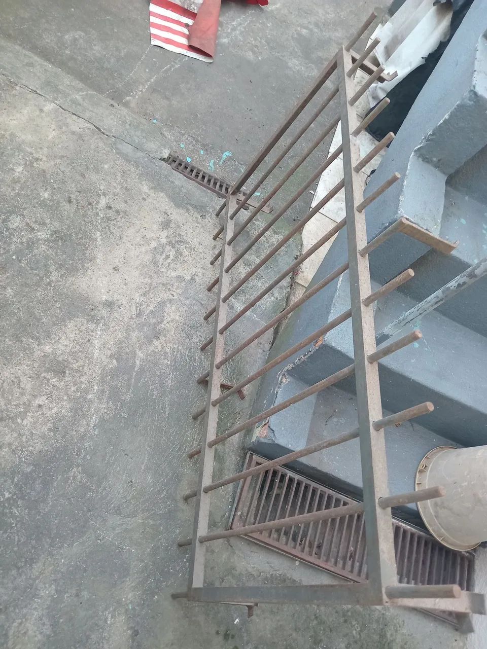 Grade de Ferro com chumbador - Foto 2