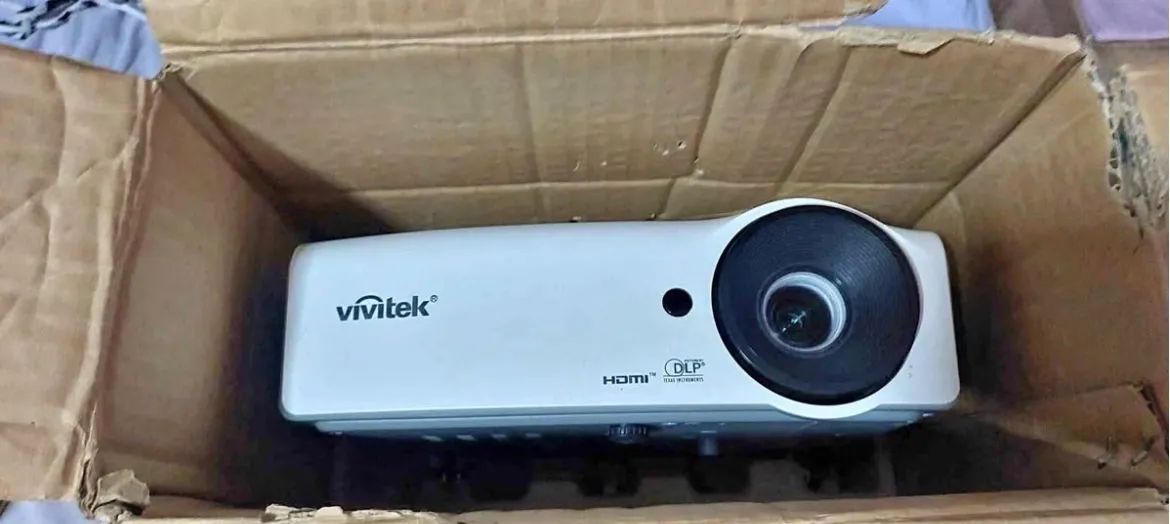 Projetor Vivitek -Modelo Profissional  Excelente Estado - Foto 5