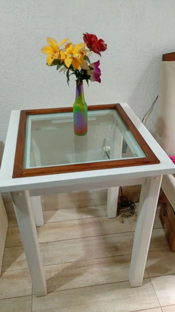 Vendo uma mesa com vidro de madeira laranjeiras e cedrinho  - Foto 5