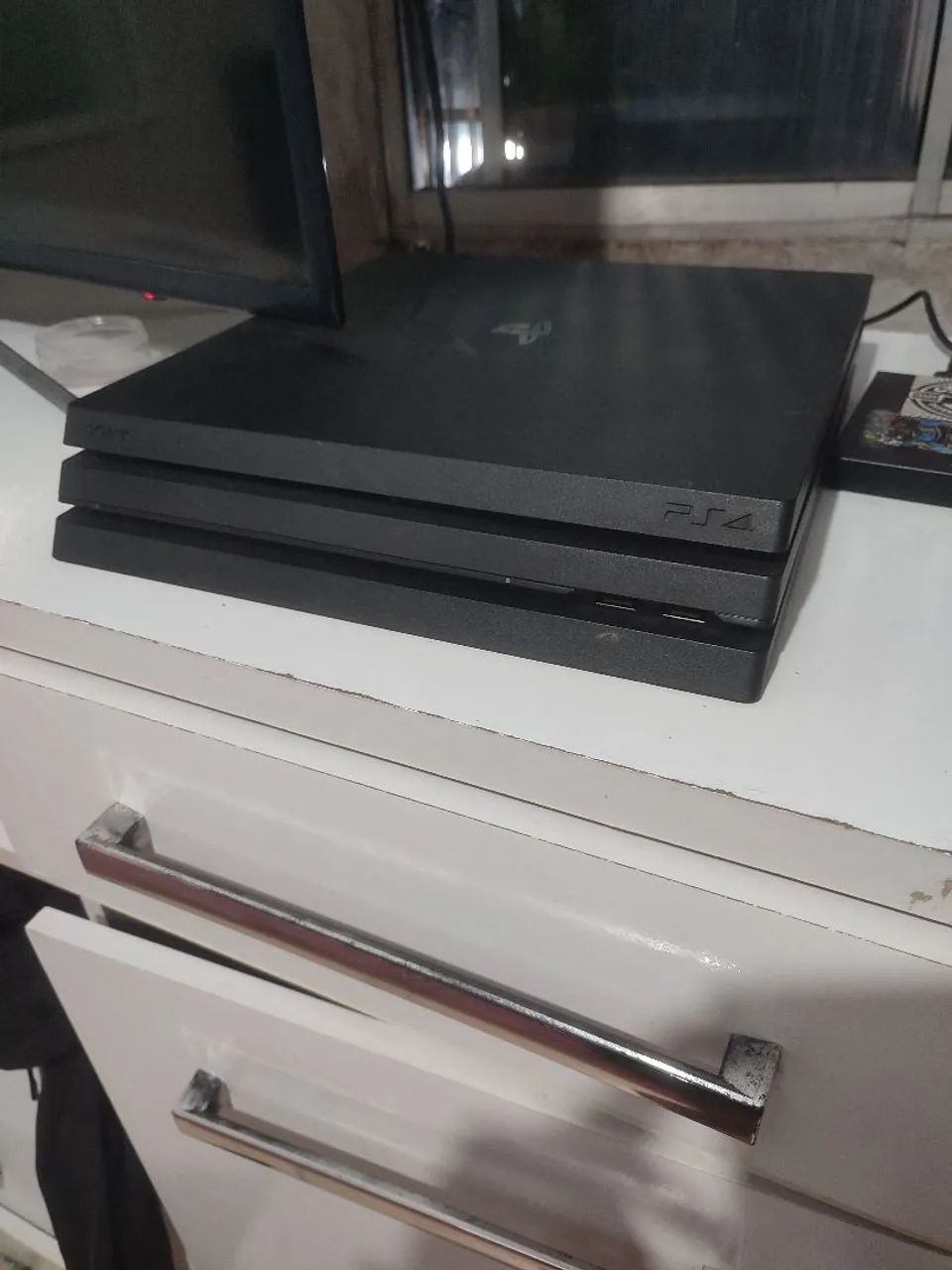 Ps4 pro 1. T bit