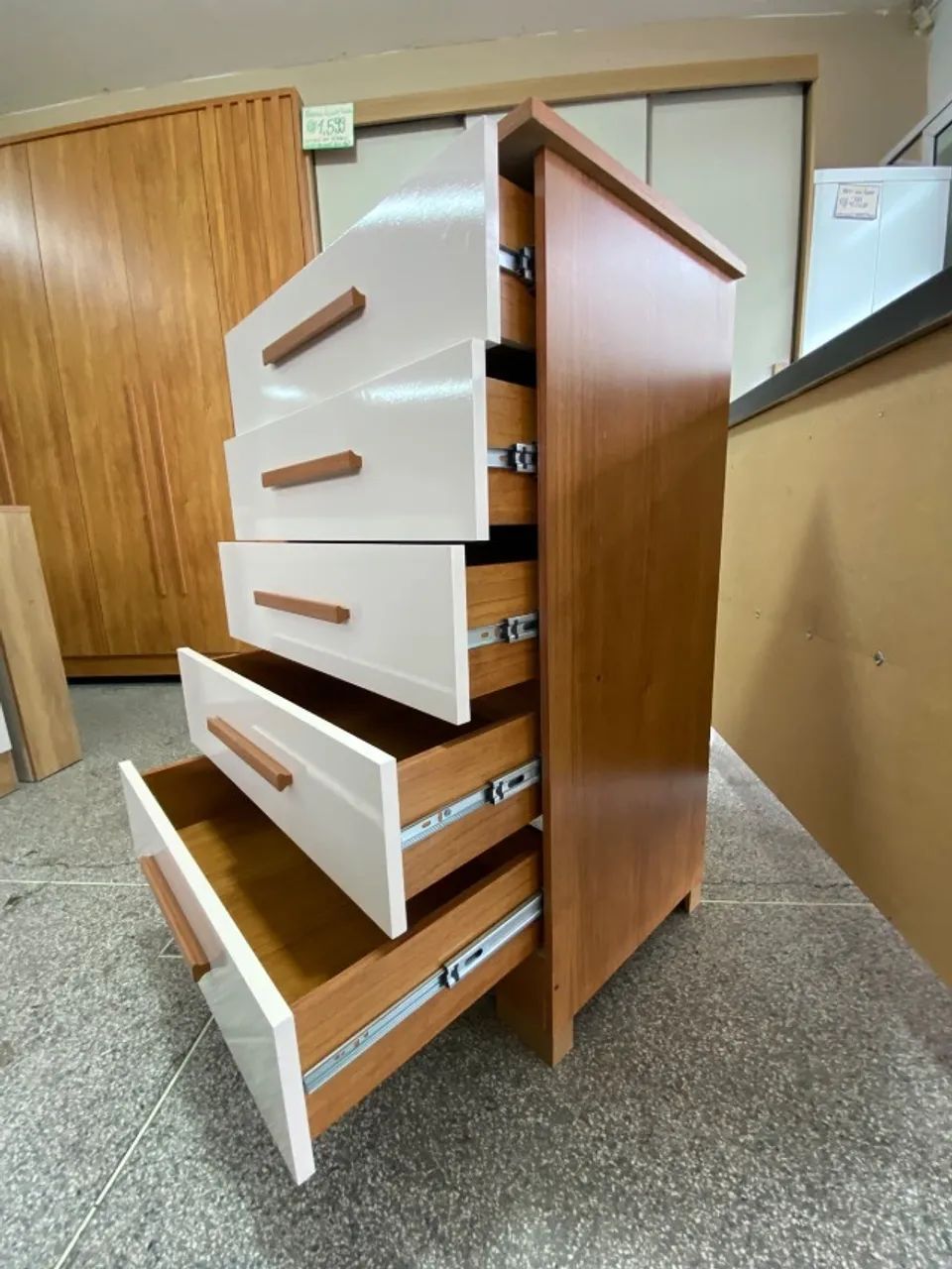 COMODA 5 GAVETAS NOVA A PRONTA ENTREGA - Foto 2