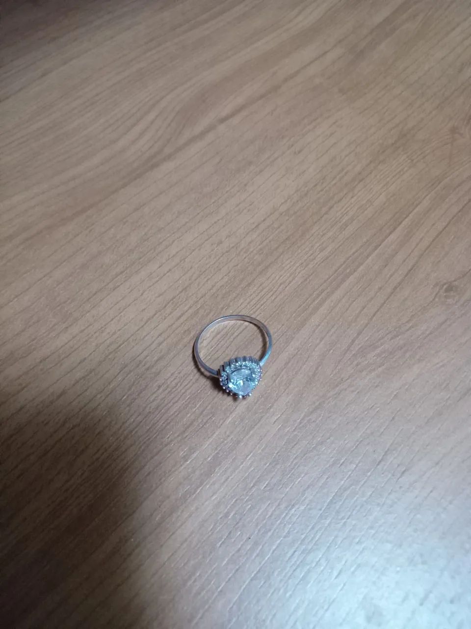 Anel de prata bem conservado 