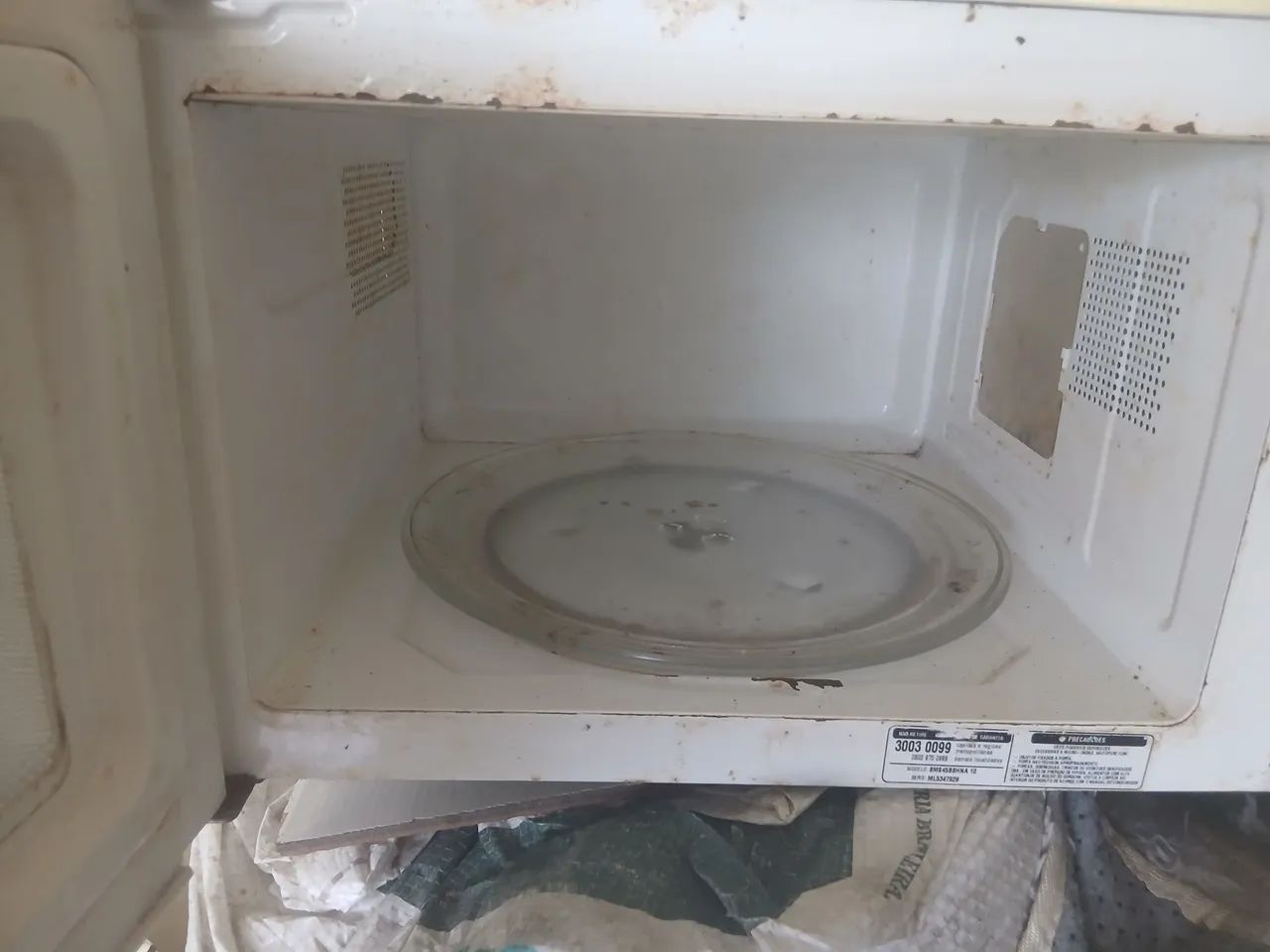 Vende-se microondas para retirada de peças - Foto 2