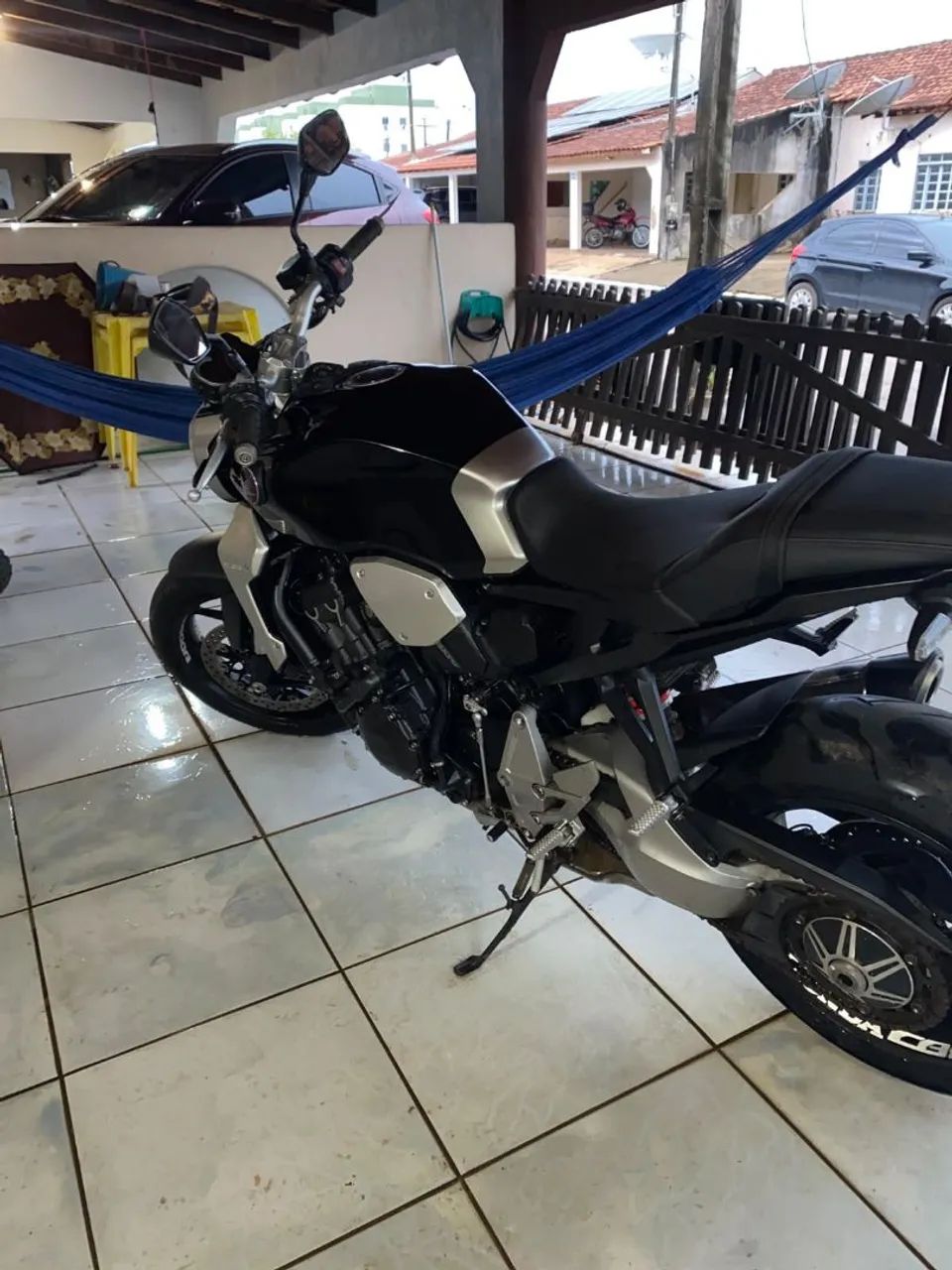 CB1000 