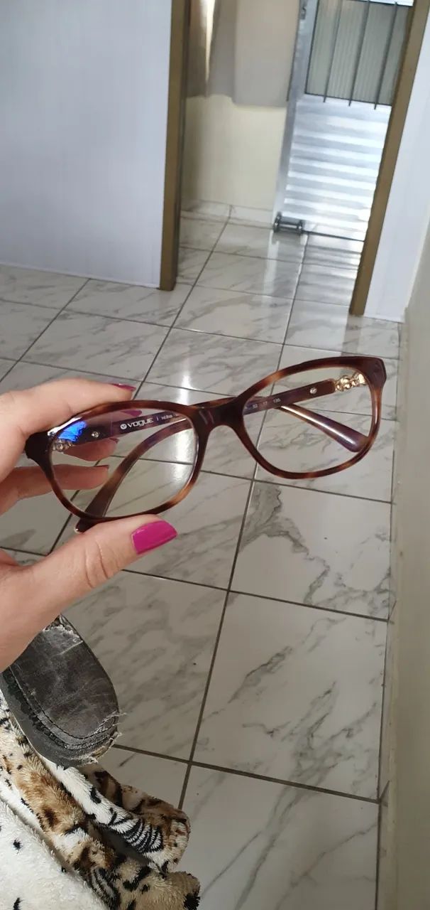 Armação de óculos de grau marrom vogue