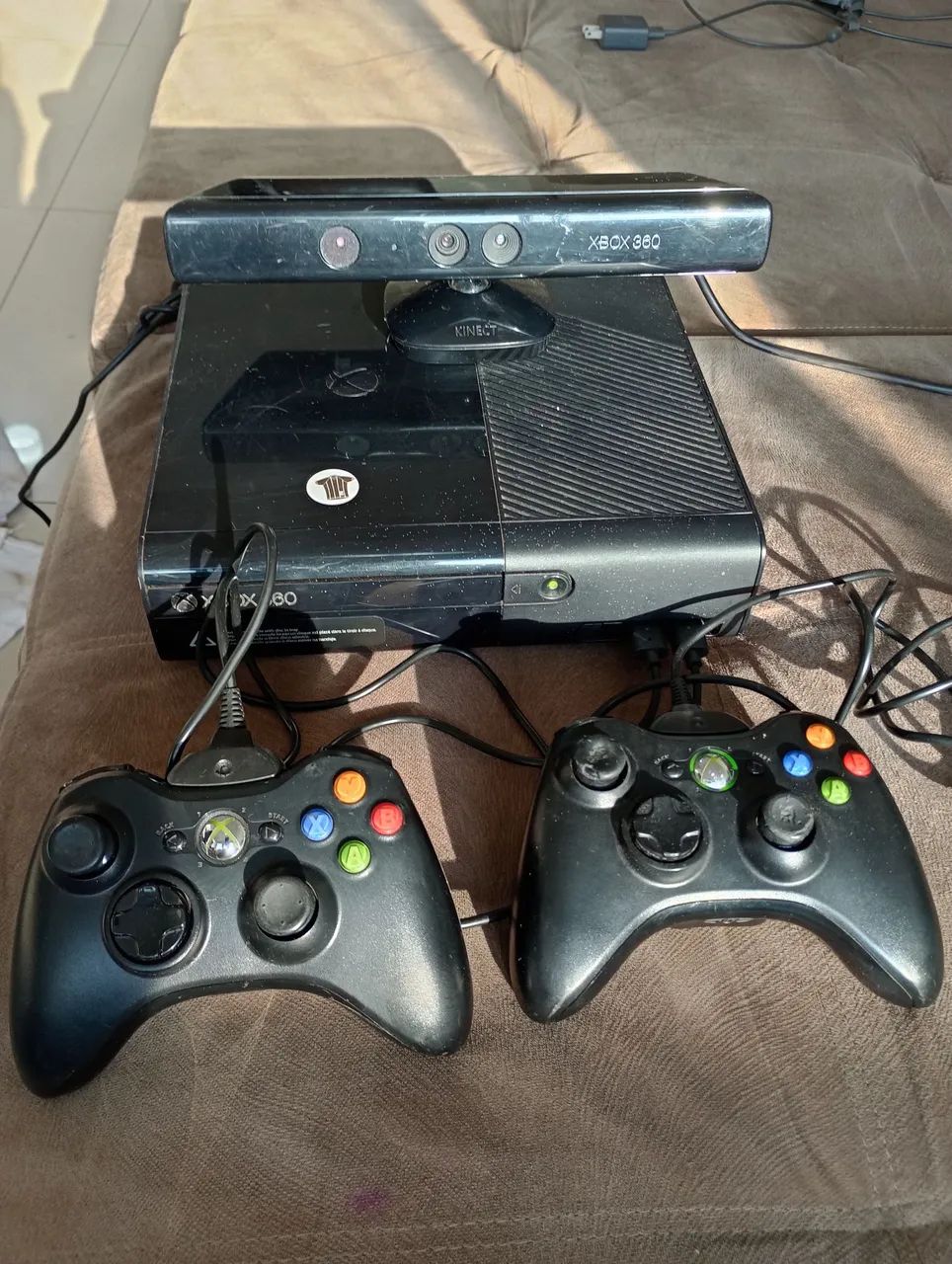 X box 360 usado com Kinect sem hd