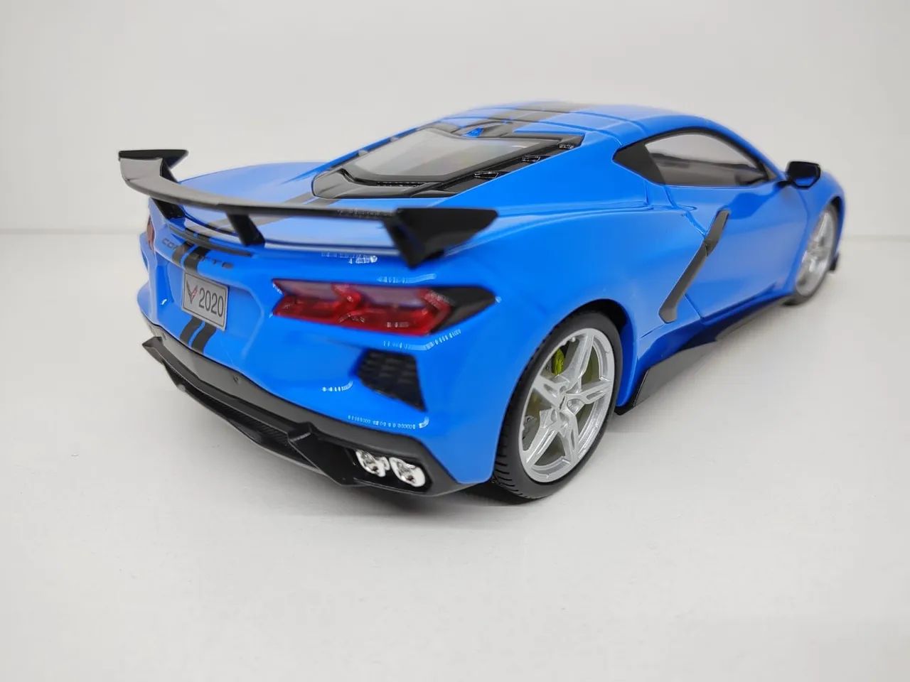 Miniatura Chevrolet Corvette Stingray Z51 1/18 - Foto 2