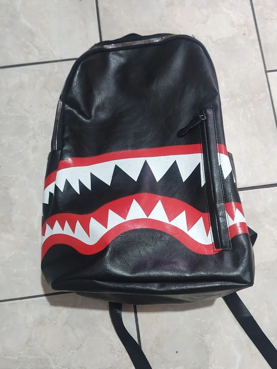Mochila shark preta bape