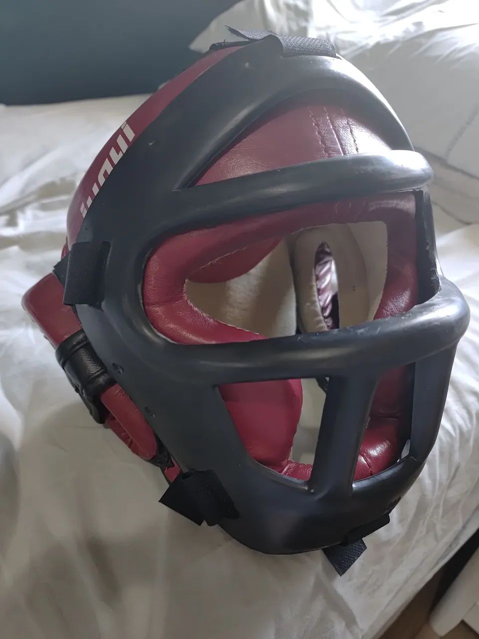 Capacete / Protetor de Cabeça com Grade Jugui (Boxe / Muay Thai)
