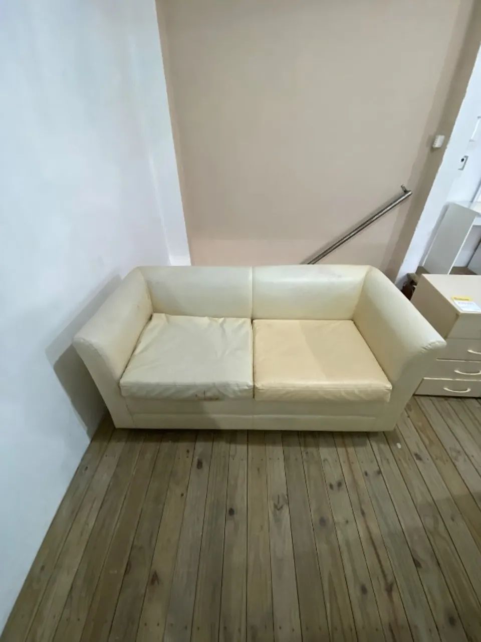 Sofá com cama de ferro 