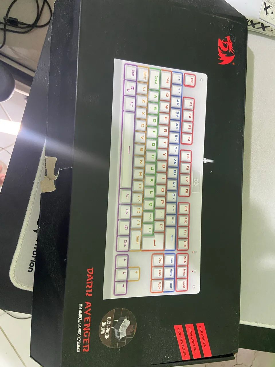TECLADO REDRAGON DARK AVENGER BRANCO - Foto 2