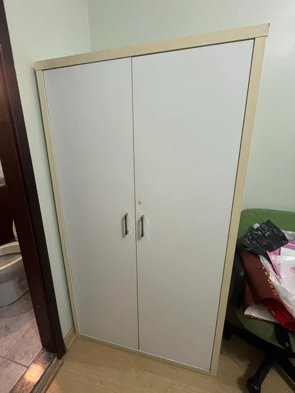 FILING CABINET WITH DRAWERS