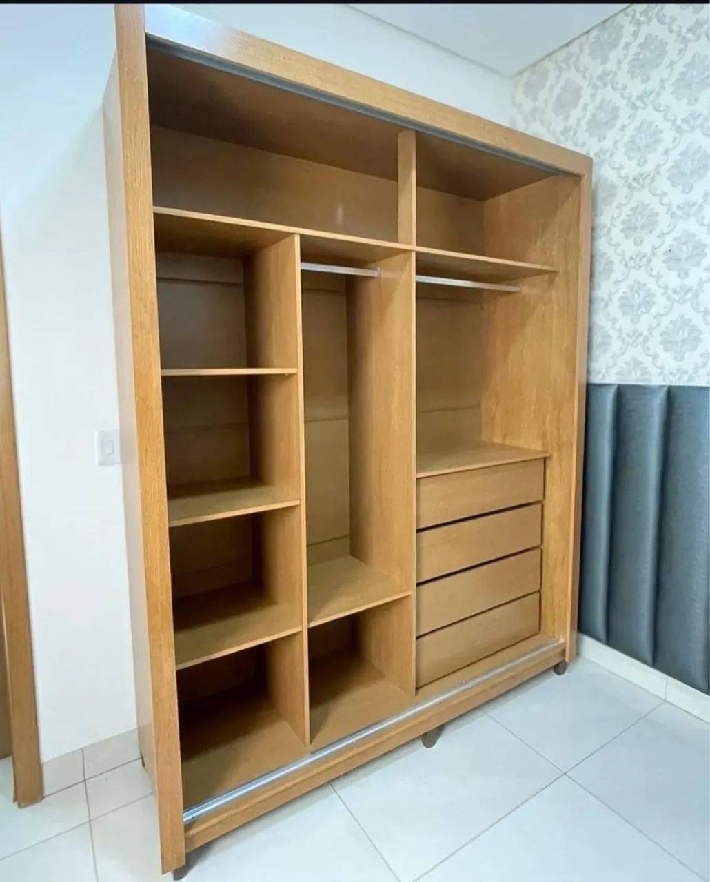 GUARDA ROUPA LUGANO COM ESPELHO MDF - Foto 4