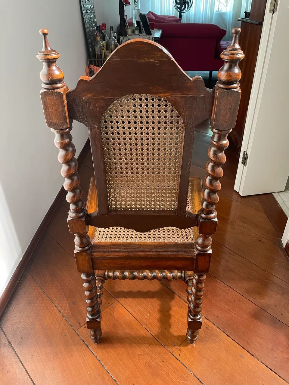 Cadeira estilo coroa portuguesa  - Foto 2