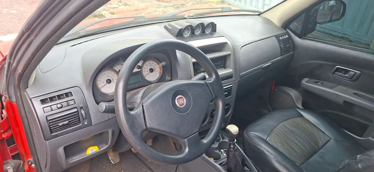 Fiat Strada Adventure 1.8/ 1.8 Locker Flex CE 2009 - Foto 2