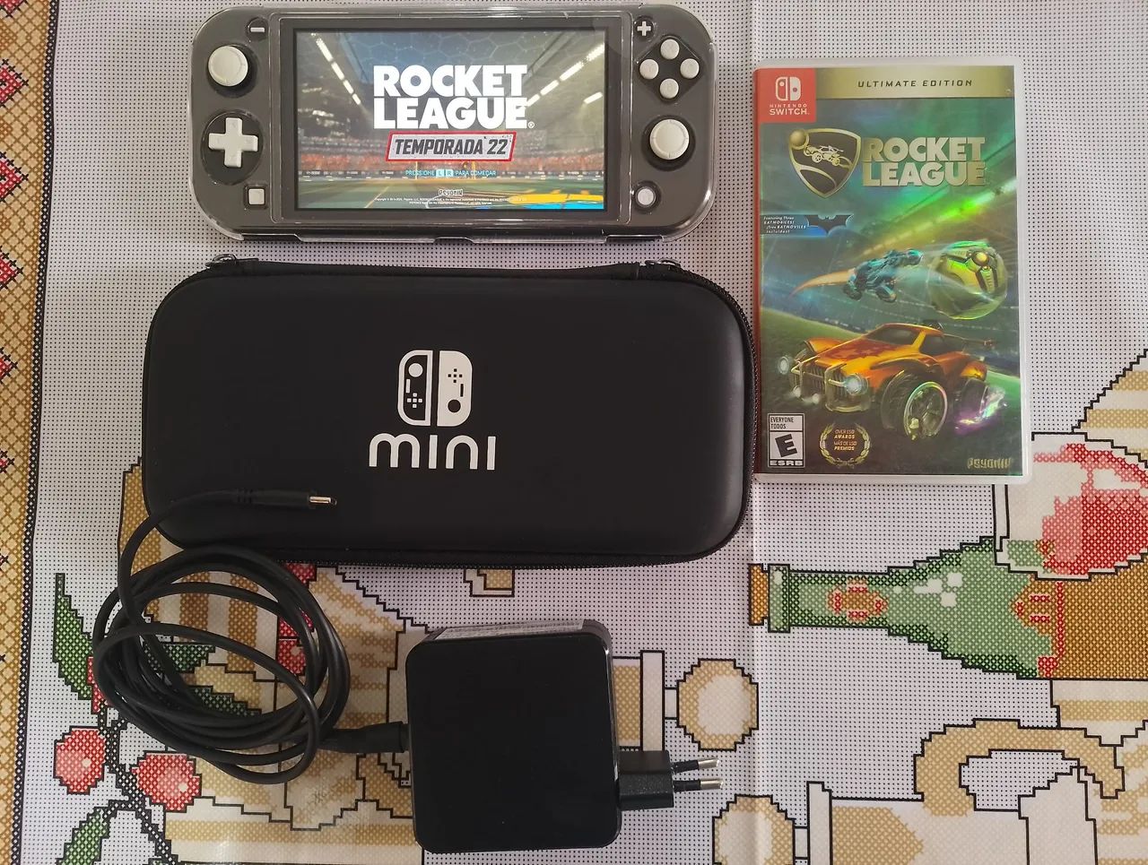 Nintendo Switch Lite versão especial pokémon - Original - Consoles