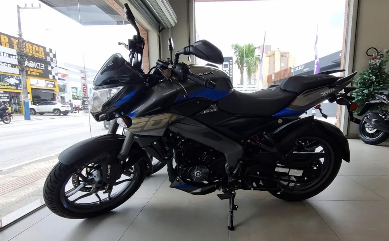 Moto em perfeito estado 