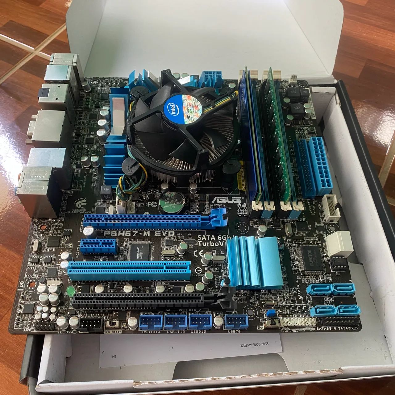 Core I7 3770とP8H67 Core Intel i7-3770 (90-MIBDRA-G0EAY0GZ I7-3770