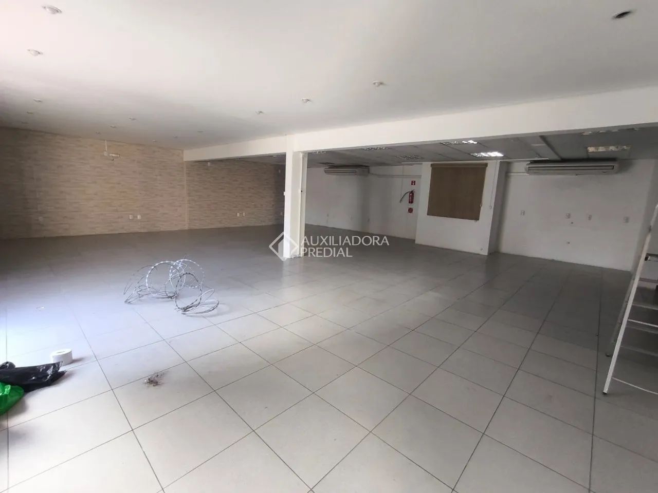 Prédio Comercial com Fachada Espelhada para Aluguel - 600m² - Localização Estratégica - Foto 5
