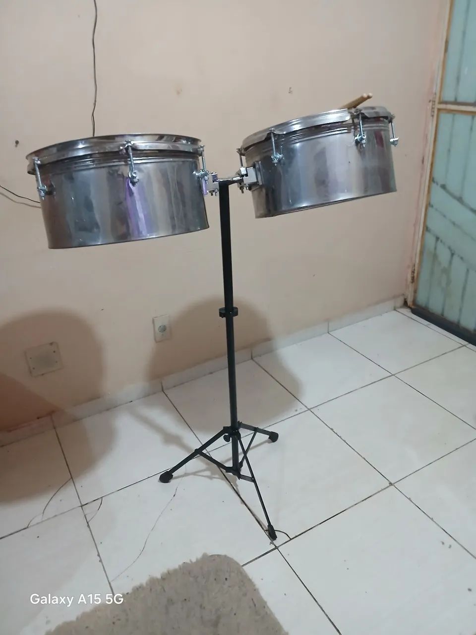 Timbal completo com tripé e baquetas  - Foto 2