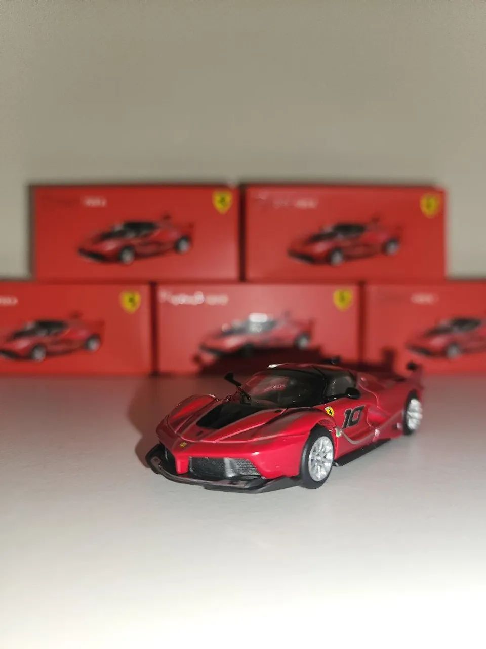 Miniatura ferrari bburago 1/64