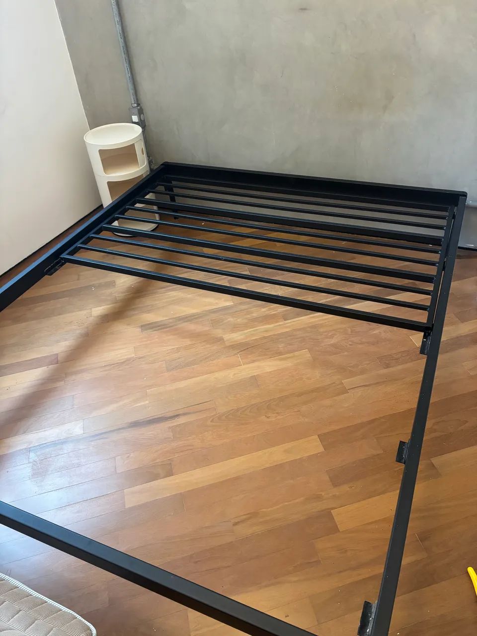 1 Cama casal Queen size de ferro c/colchão - Foto 4