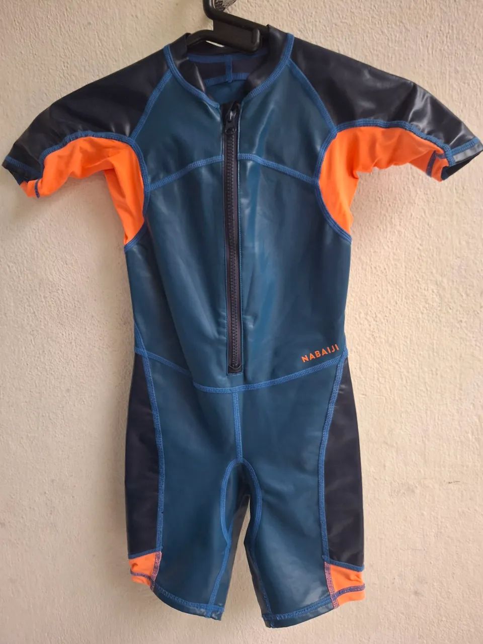Roupa emborrachada infantil 