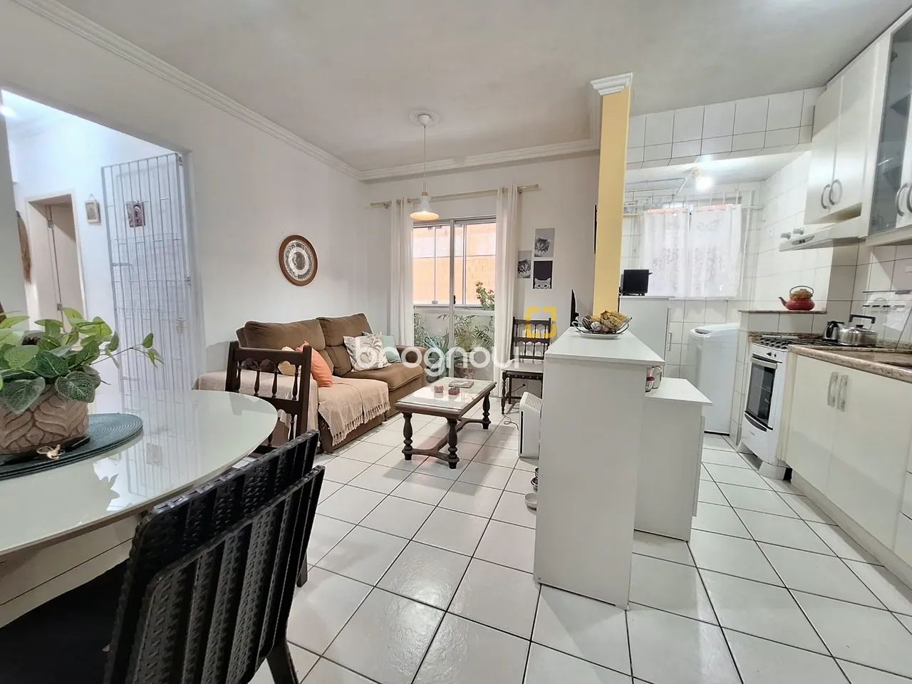 Apartamento com 3 dormitórios, suíte e sacada com churrasqueira - Foto 4