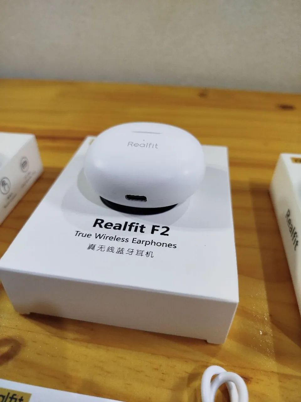 Fone de ouvido EarBuds Realfit F2 - Lacrado! - Foto 4